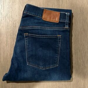 484 Slim-fit Stretch on Demand jean in dark indigo wash Men’s 33/30